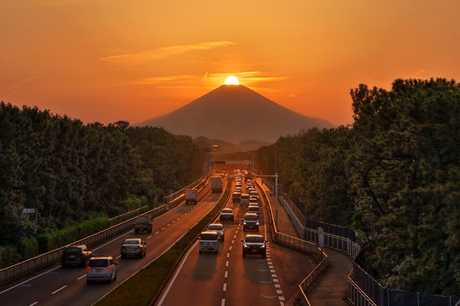 ダイヤモンド富士(一中えぼし岩歩道橋)　20230404