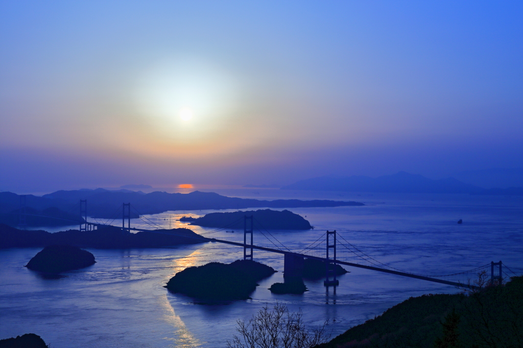しまなみ海道　来島海峡大橋夕景