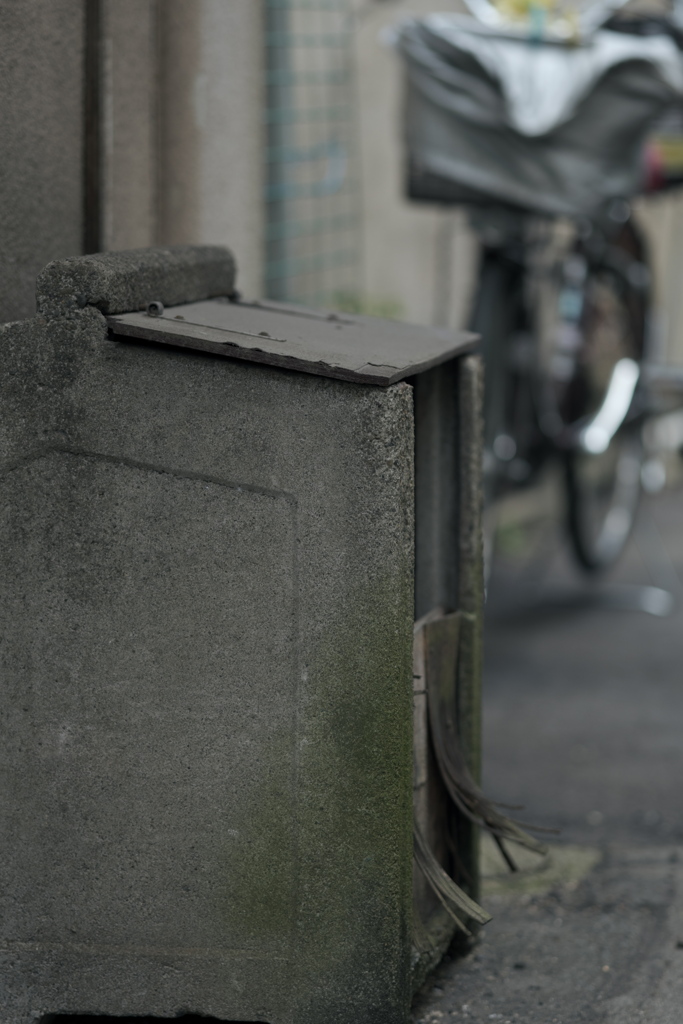 【街の情景】・昭和のメインストーリート・・（三鷹市の裏道にて）