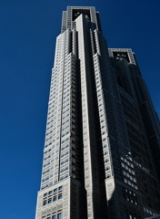 【街の情景】・朝日の中で・・②（カラー版 東京都庁にて）