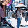 【街の情景】・強い日差し・・鎌倉 小町通りにて！