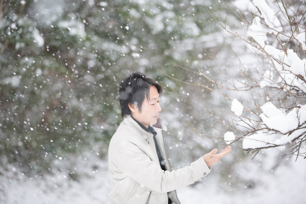 キミもこの雪、見てんのかな…。