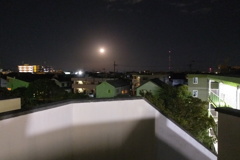 半日遅れのスーパームーン