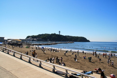 片瀬海岸の海岸清掃風景