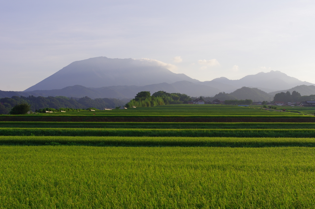 霞む大山