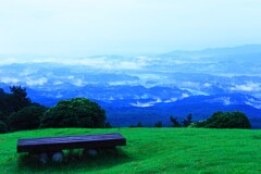 天空のベンチ