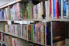 たまには図書館でも・・・