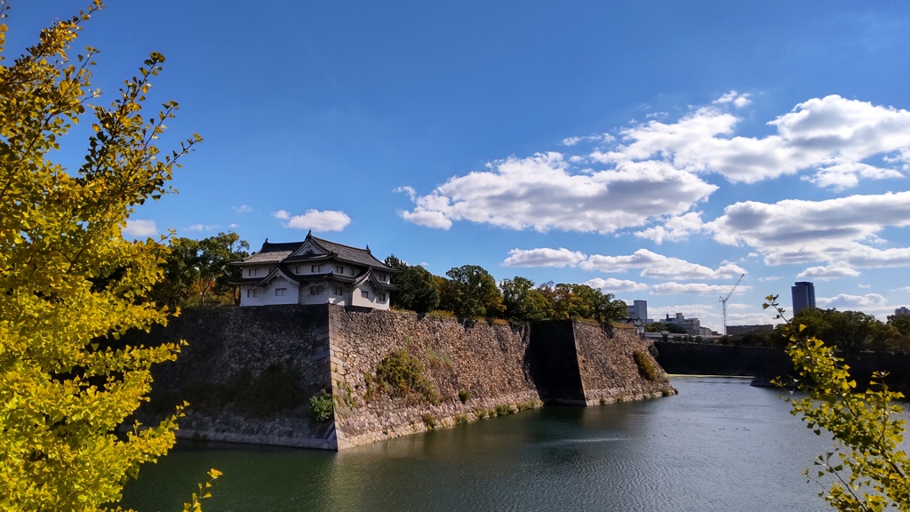 濠端の秋模様