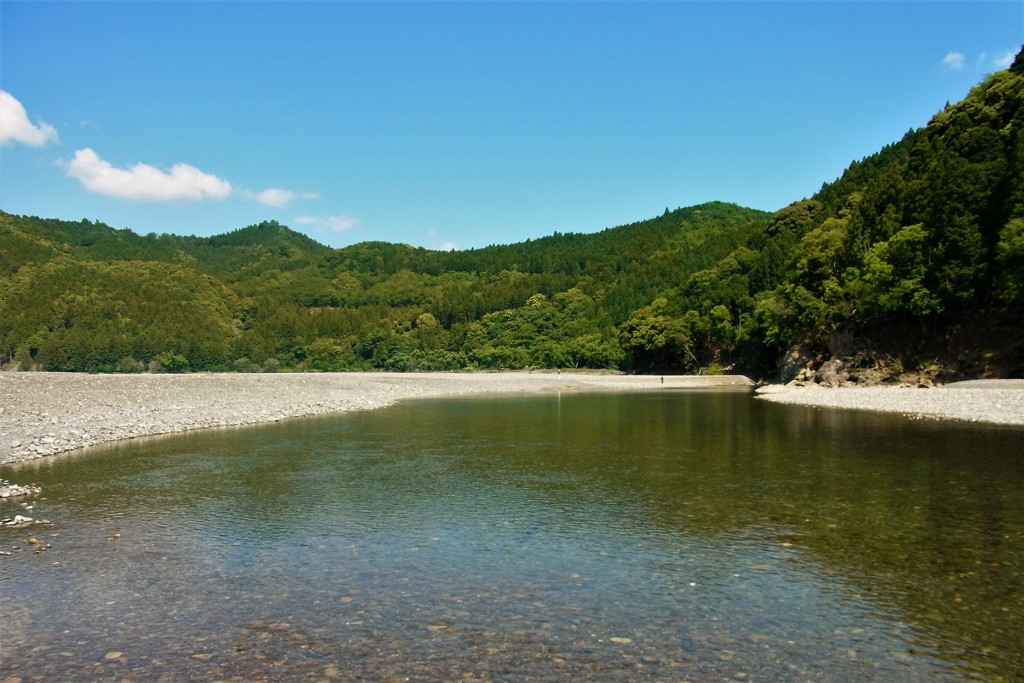 水と緑と青空と