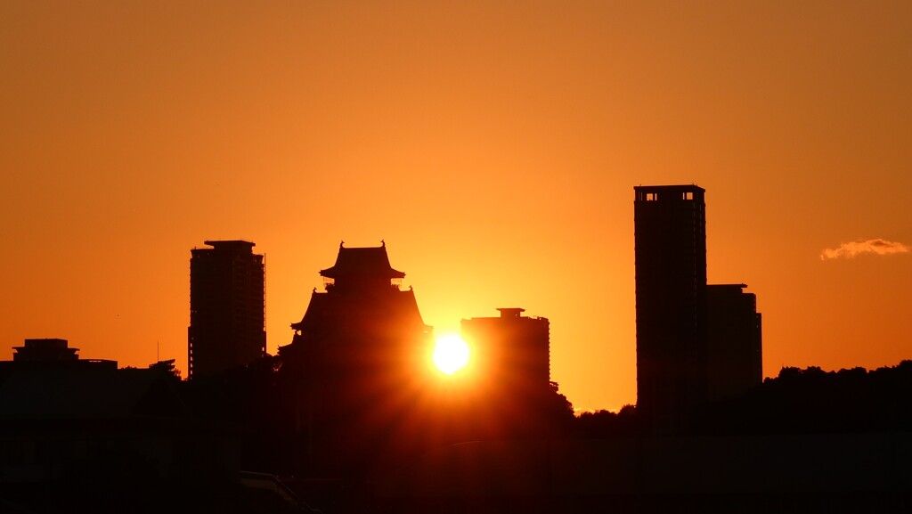 大阪城より高いビル建てたらあかんねん!