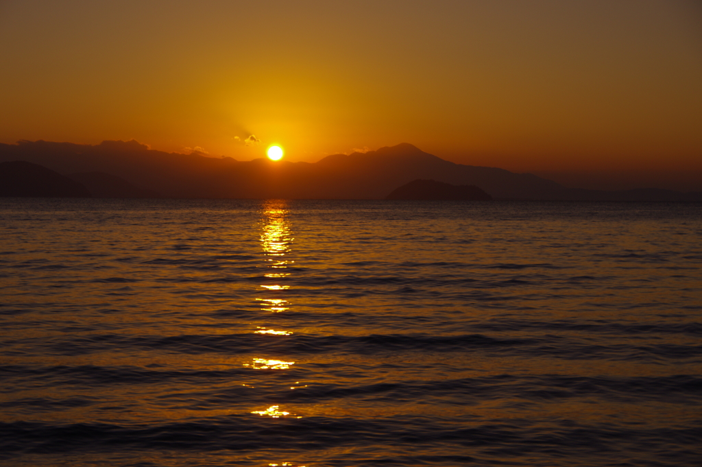 湖北の夜明け