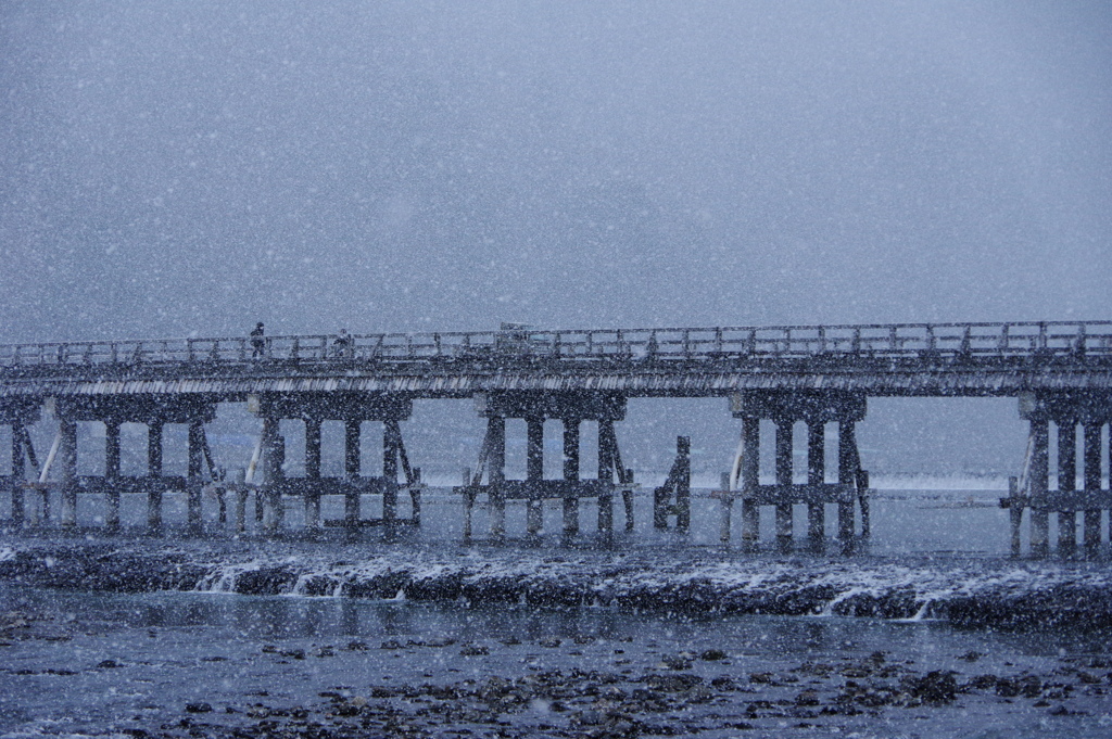 霞む渡月橋