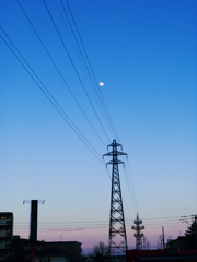 月と鉄塔