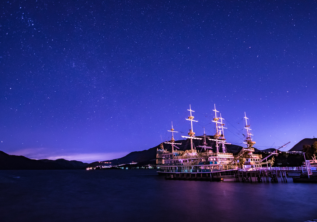 夜の海賊船