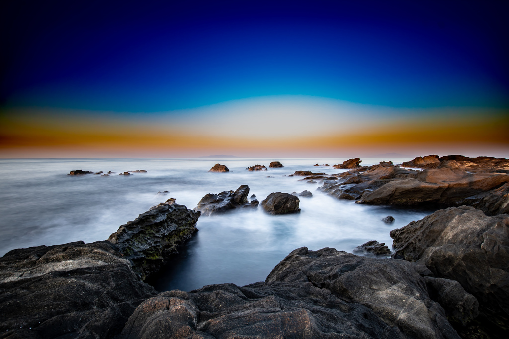 朝の海
