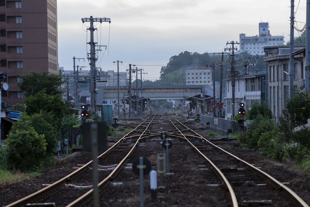 早朝の津山駅