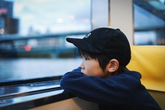 物憂げな眼差し
