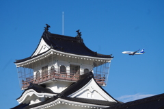 富山城と飛行機