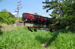 新緑と阪急電車