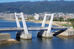 跳ね橋閉じる