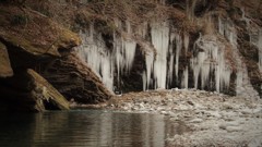 三十槌の氷柱