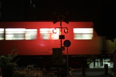 夜の踏切