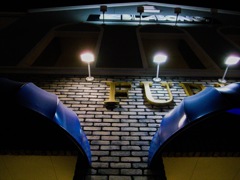 Look Up！