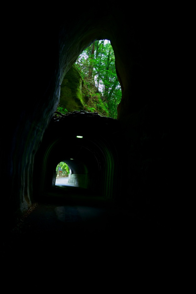 トンネル