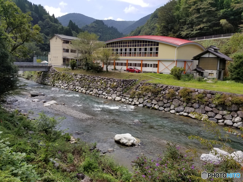 尾向小学校