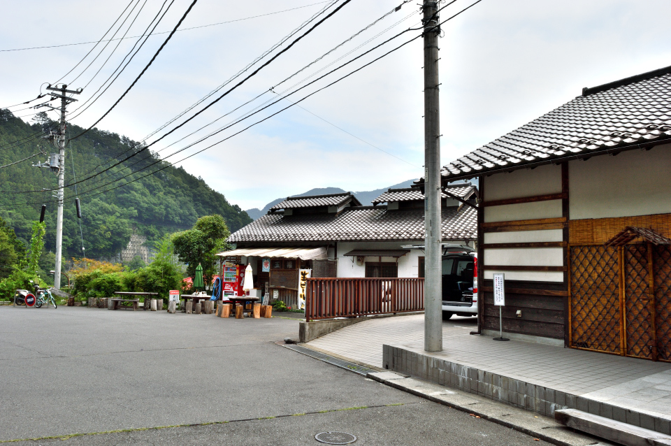 奥多摩駅前の風景