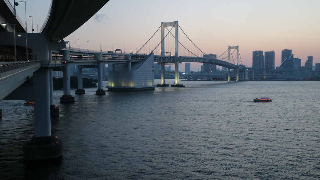 ﾚｲﾝﾎﾞｰﾌﾞﾘｯｼﾞ