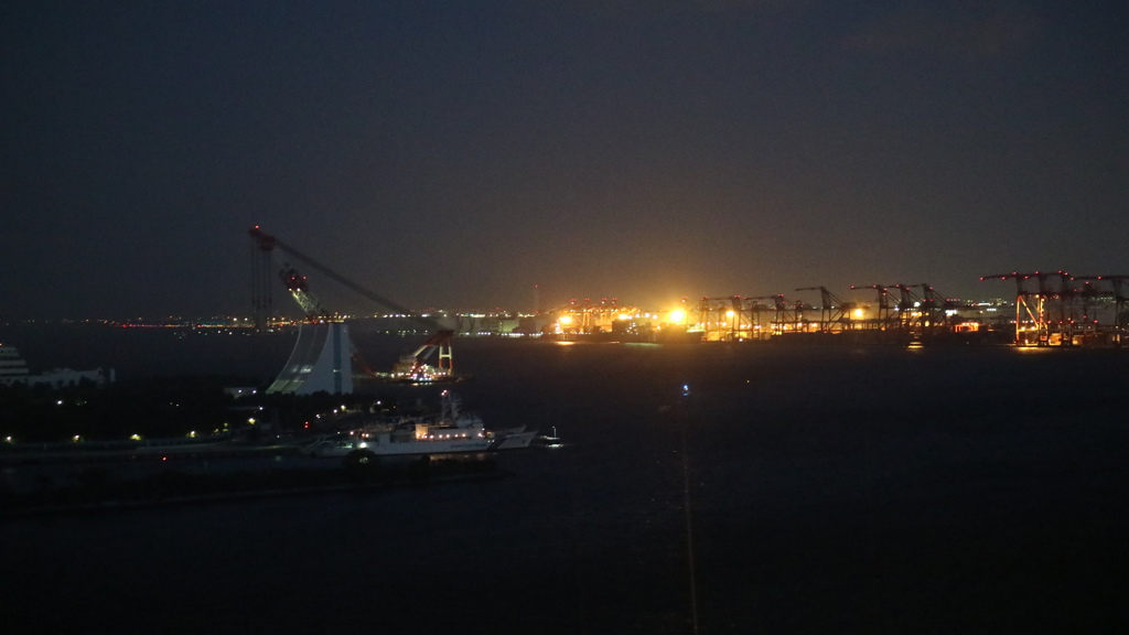 夜の東京湾