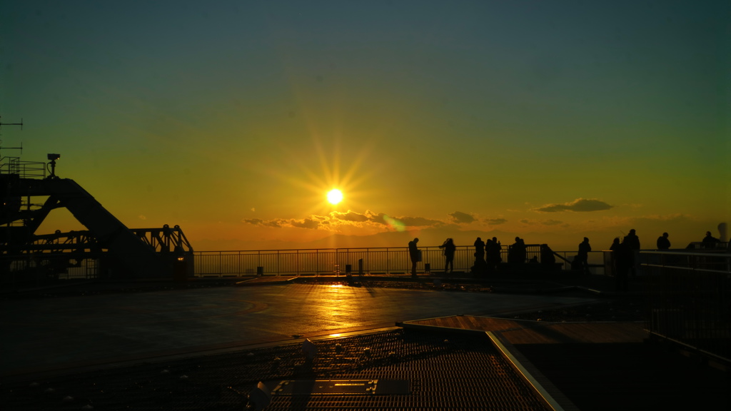 270ｍの天空から見た夕日。輝いていた。