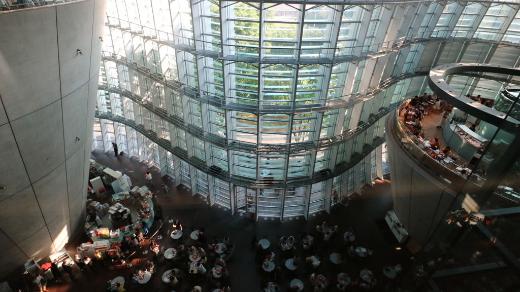 新国立新美術館