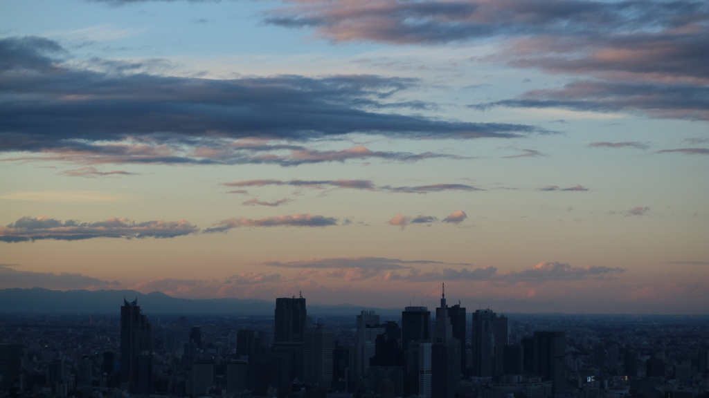 六本木ヒルズスカイデッキから見た　ある日の雲と空　綺麗だった　②