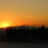 想い出の夕陽　富士山　そして　それを見る　大勢の人たち。