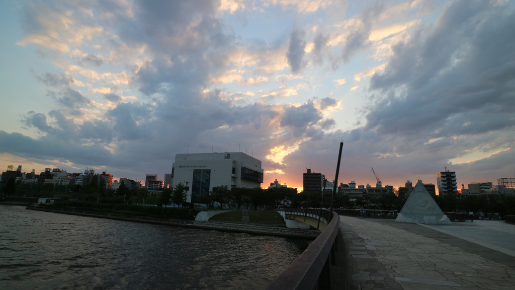 隅田川　桜橋からみた　夕焼け