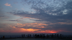 大勢の人と見た　スカイデッキからの夕焼け　