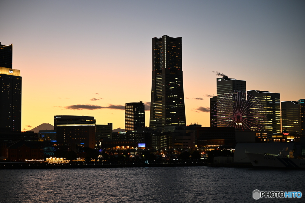 横浜港