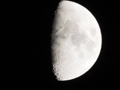 手持ち撮影の月その２（2倍テレコン＋デジタルテレコン２倍）