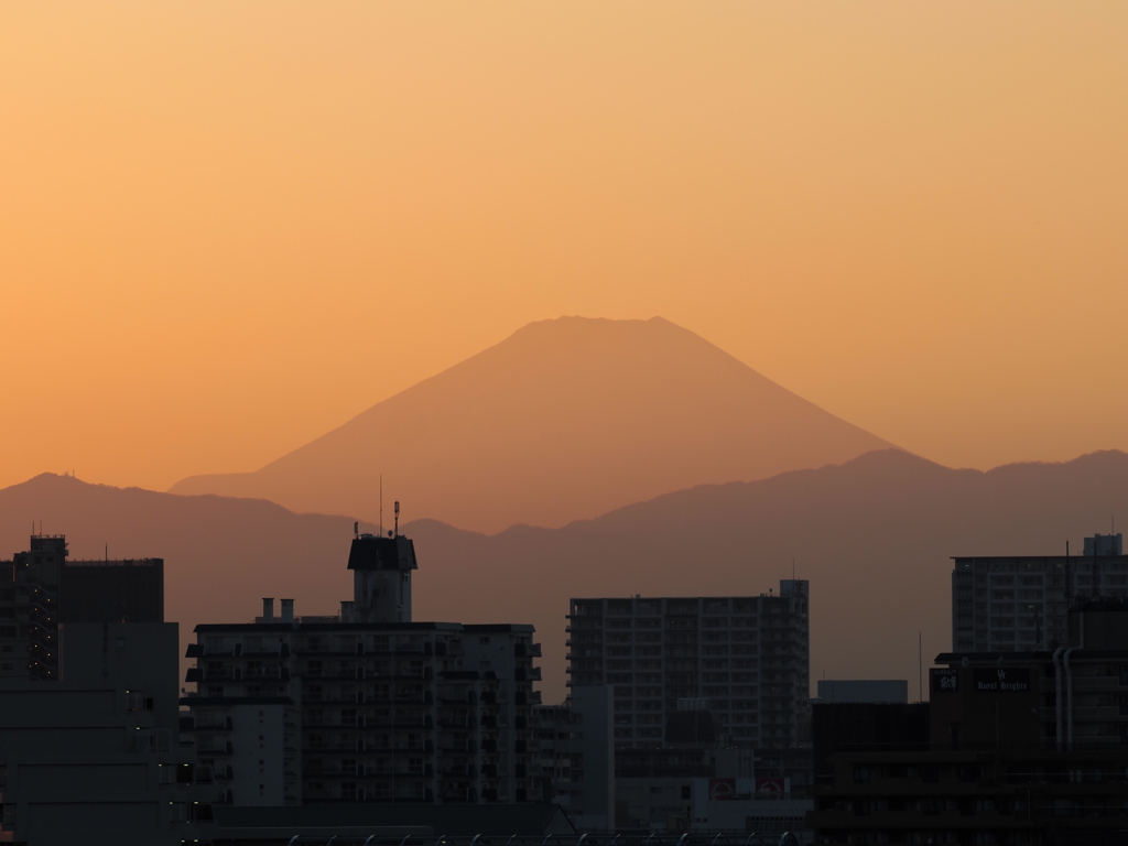 夕焼け空の富士山