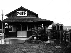 モノクロの外川駅