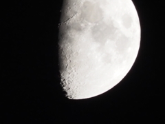 手持ち撮影の月その１（2倍テレコン＋デジタルテレコン２倍）