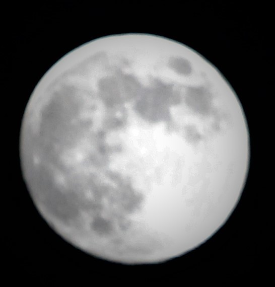 月の撮影（海ほたるPAPAで撮影）