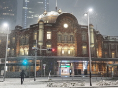 雪の日の東京駅４