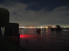 増水した多摩川