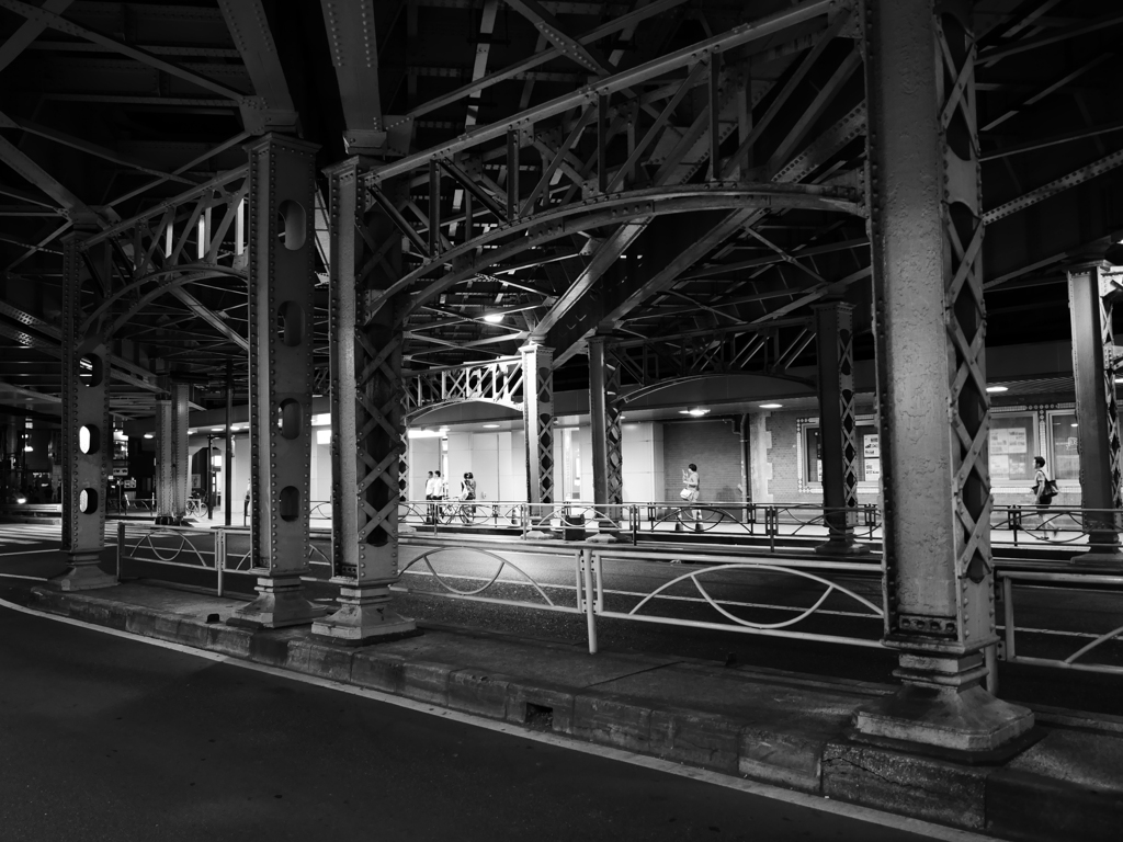 神田駅の橋脚その2