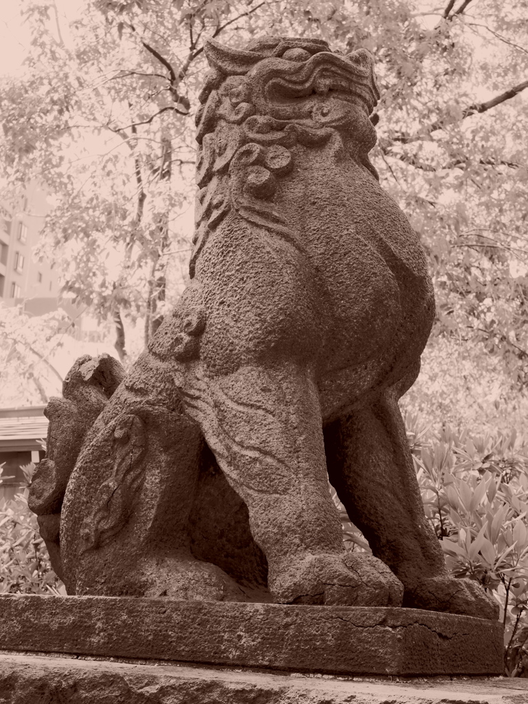 狛犬（反対側）