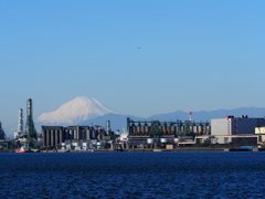 岸壁から見た富士山その２