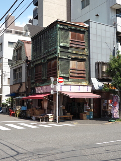 築地場外の街角